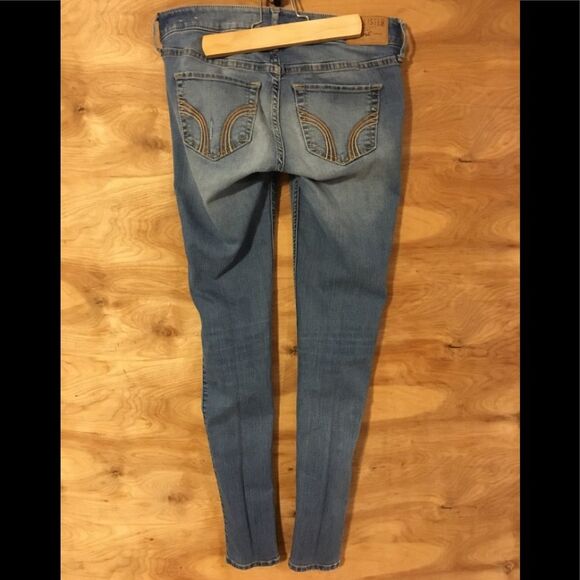 Hollister Denim - Hollister sz 3 skinny distressed blue jeans
